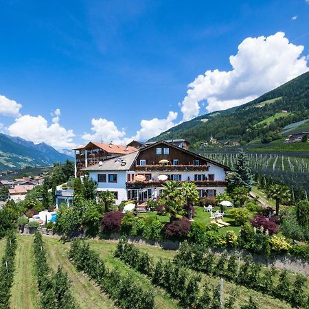 Pension Zum Burggraefler Schenna Buitenkant foto